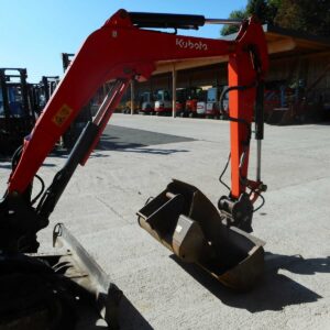 Kubota U27-4 – Mini-pelle compacte 2,5T avec godets et attache rapide – Image 12