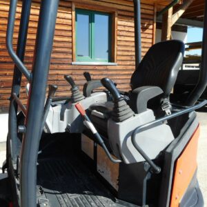 Kubota U27-4 – Mini-pelle compacte 2,5T avec godets et attache rapide – Image 8