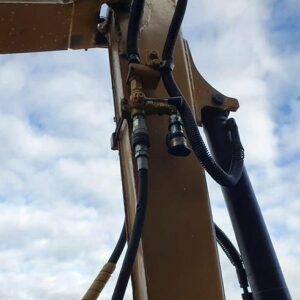 Mini Pelle Caterpillar 302.5 Occasion – Fiabilité et Performance Révisée – Image 4