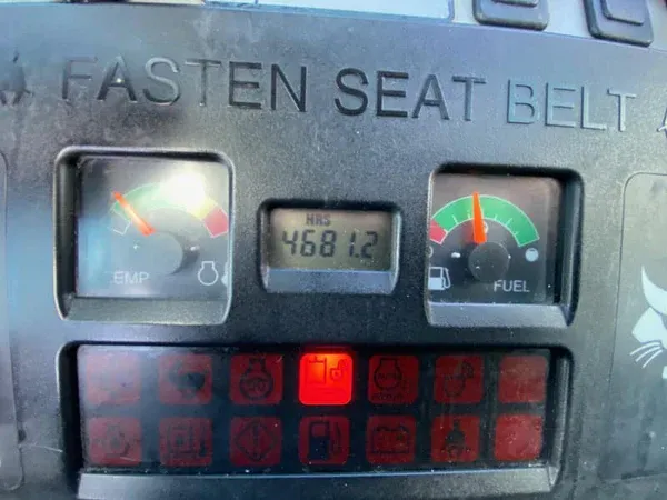 mini pelle bobcat e55 5 5 tonnes sur chenilles