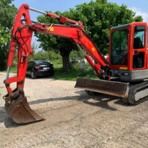 mini pelle bobcat e50em en travaux de terrassement